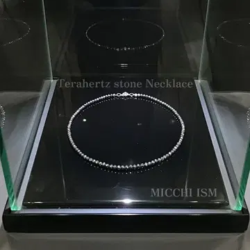 고급 테라헤르츠 광석 목걸이 심플 반짝이는 버튼 금장 장식 유행 4mm알