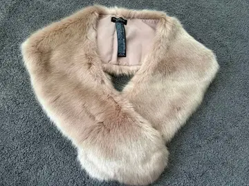 ZARA 핑크 베이지 퍼 숄 미사용 새상품