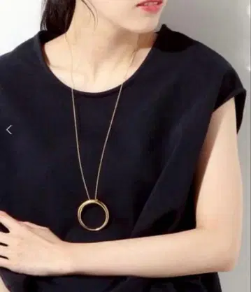 가브리엘라 아티가스 라이징 태스크 목걸이 라지 골드