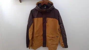 New Balance 뉴발란스 마운틴 파카 AMJ25100