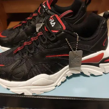 FILA RADIO EVA 나기사 카오루 스니커즈