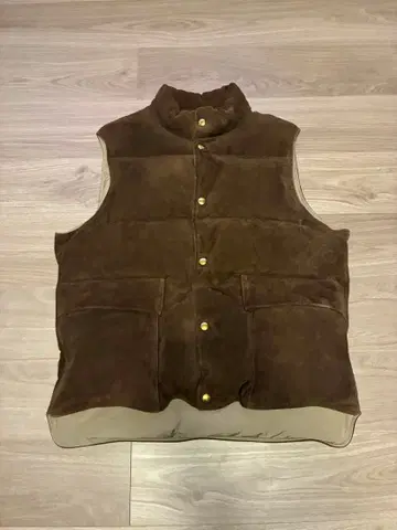 A.PRESSE 스웨이드 다운 베스트 브라운