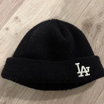 LA 로고 블랙 니트 모자