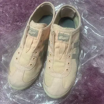 오니츠카타이거 새상품급 1183A360 멕시코66 핑크 22.5cm