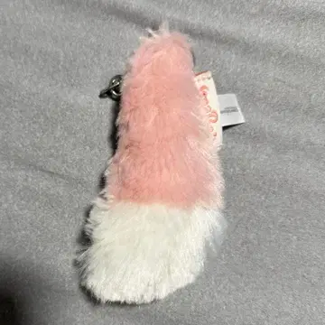 홍콩 디즈니랜드 리나벨 퍼 소재의 핑크 화이트 키링