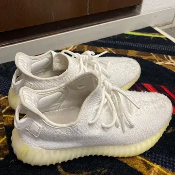 Yeezy BOOST 350 V2 화이트