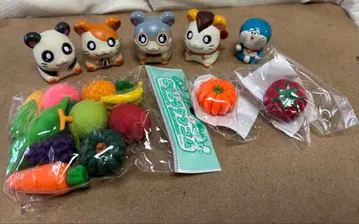 미니어처 캐릭터 (햄스터, 도라에몽)와 채소, 후르츠 지우개 세트