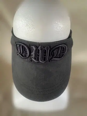 댄스 위드 드래곤 블랙 자수 로고 선바이저