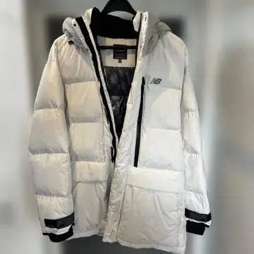 뉴발란스 화이트 구스 다운 자켓 사이즈 L