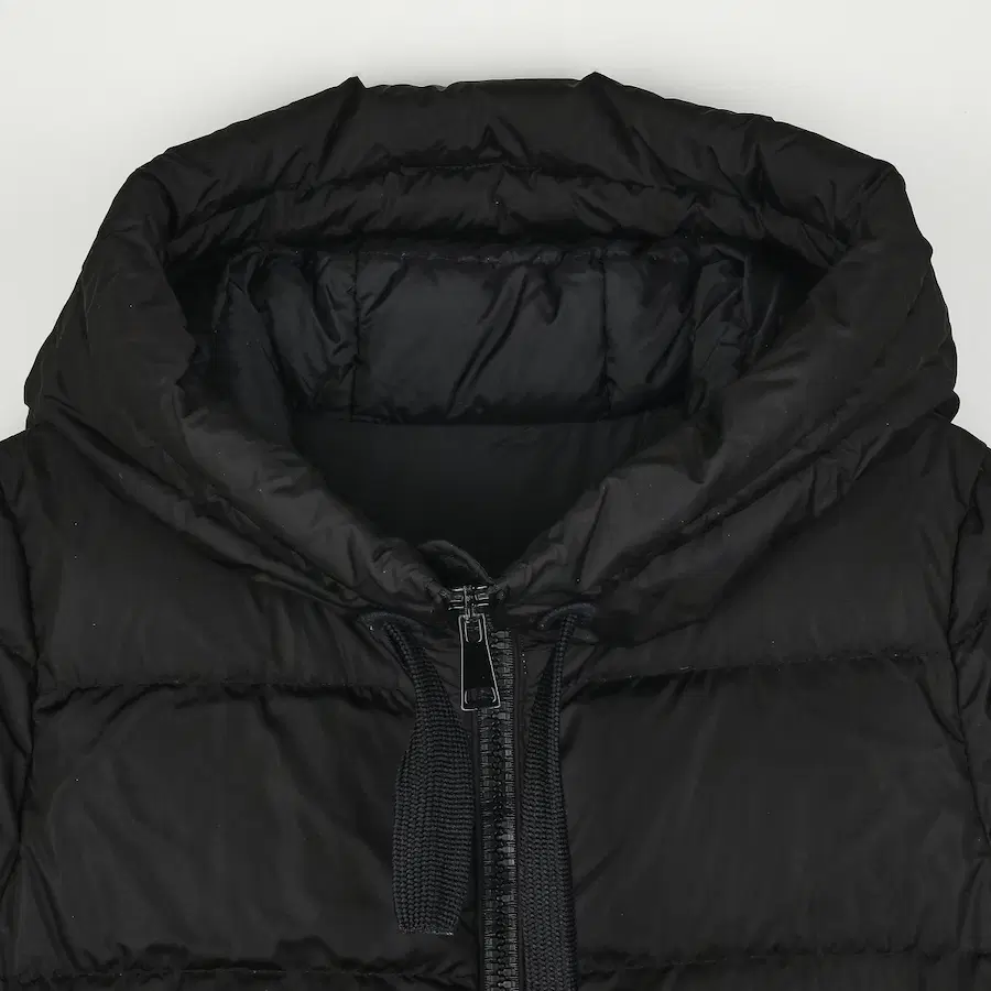 (女款) Moncler Garrot 长款羽绒服
