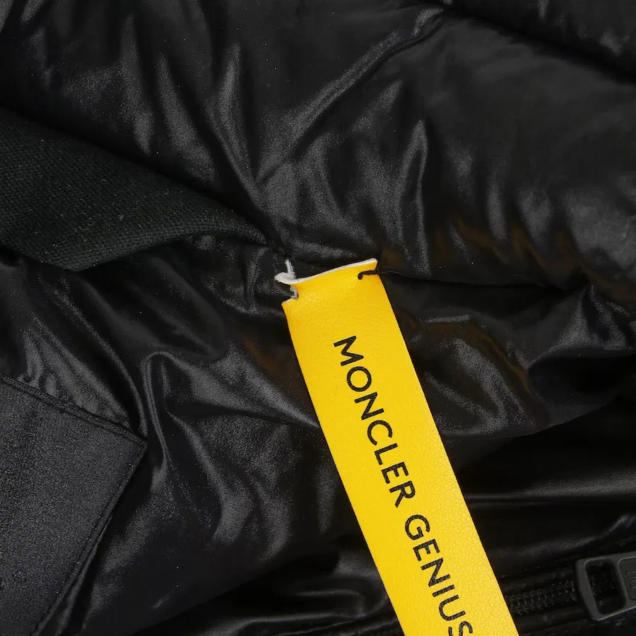 Moncler Genius Léa羊毛羽绒服