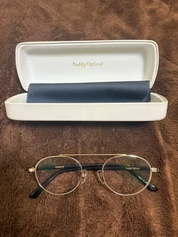 Buddy Optical emery 골드 프레임 안경