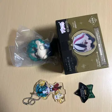 악마 집사와 검은 고양이 리라코로 & 시나모롤 콜라보 키링 낵 슈타인