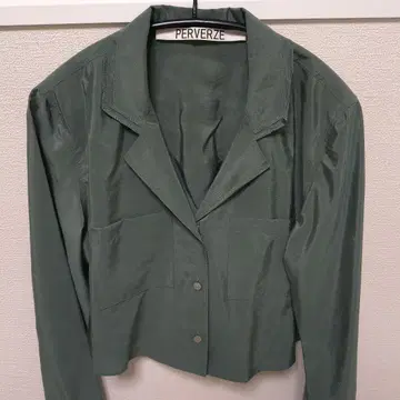 PERVERZE 올리브 그린 크롭 자켓