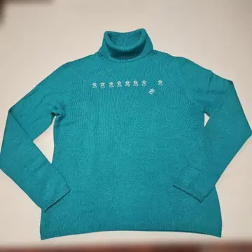 [피코네] 새상품급 캐시미어 100% 스웨터 얇은 소재 하이넥 골프 그린