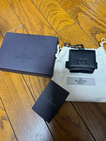 발렌티노 AirPods 케이스