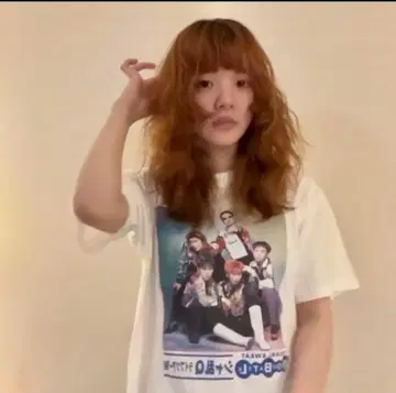 샤란Q 포카리스웨트 90s 티셔츠 아이묭 착용