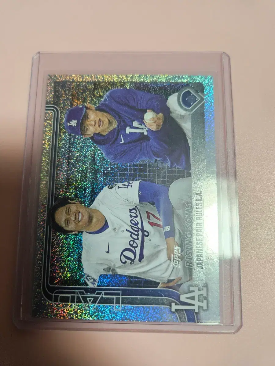 오타니 사사키 2025 Topps Combo holo Foil 카드