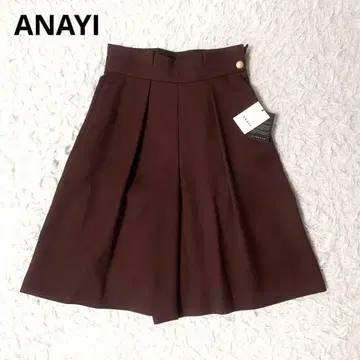 [새상품] ANAYI 아나이 턱 플레어 하프 팬츠 (길이감 있음)