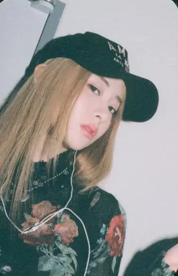 LE SSERAFIM UNFORGIVEN YUNJIN QR 포토 카드