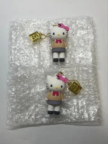 [미사용 새상품] 헬로키티전 마스코트 참 학생