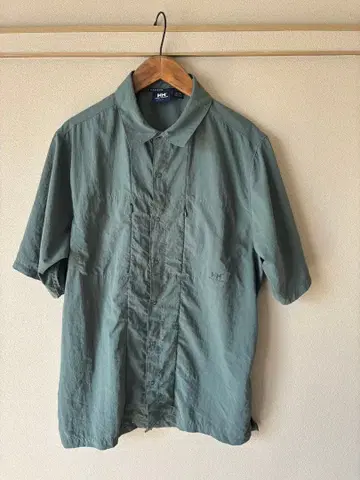 Helly Hansen 반팔 셔츠 올리브 그린