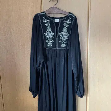 유니테이지 스팽글 자수 롱 원피스