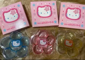 헬로키티 플라워형 주얼리 케이스 3종 세트 1997년 카오하나