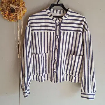 사만사 모스모스 스트라이프 노카라 자켓