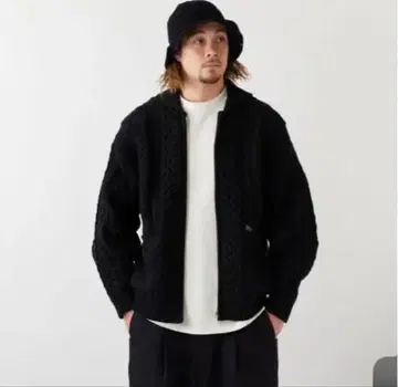 FAT / FANCOUVOR 코위찬 니트