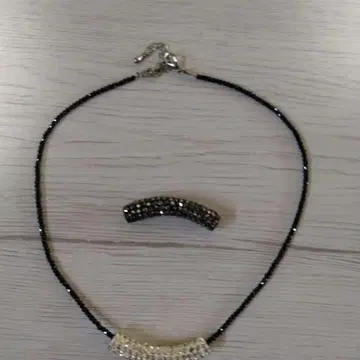 블랙 스피넬 목걸이