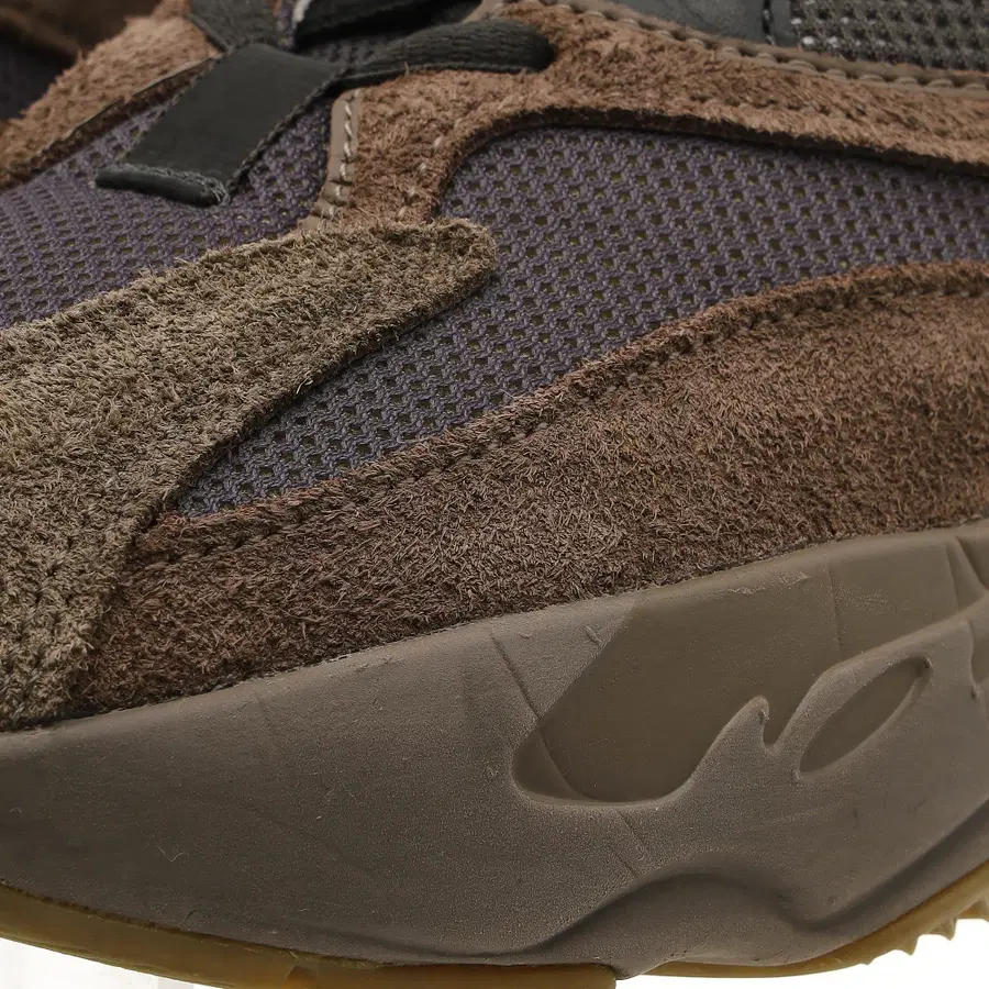[255] 阿迪达斯 Yeezy Boost 700 Mauve
