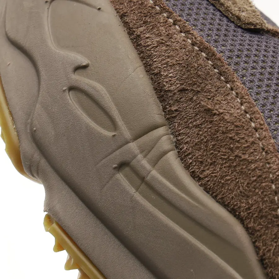 [255] 阿迪达斯 Yeezy Boost 700 Mauve
