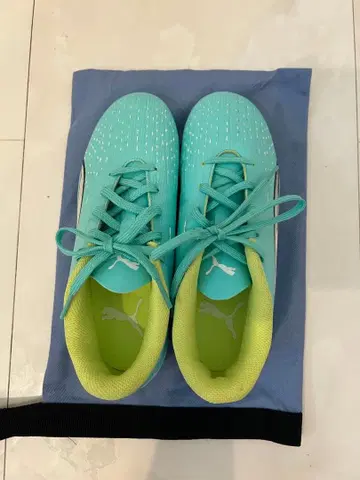 PUMA 키즈 축구화