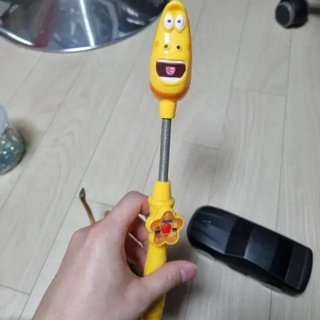 스트레스 많이 받을거야 라바 옐로우 응원봉 장난감