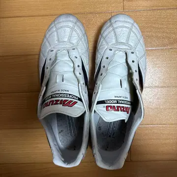 미즈노 프로페셔널 모델 축구화