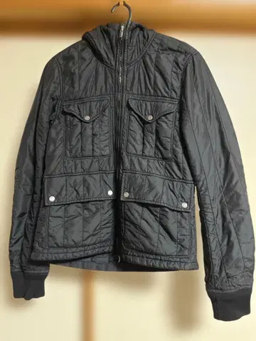 CP 컴퍼니 퀼팅 자켓