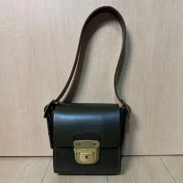 HERZ 샘플룸 숄더백