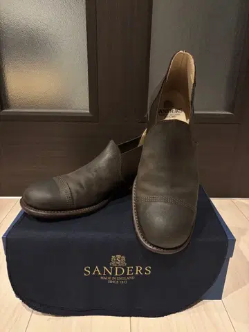 SANDERS 다크 브라운 첼시 부츠
