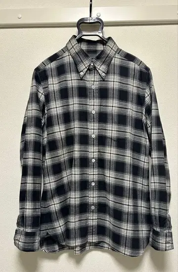 좋은 배색 TOMFORD 톰포드 옴브레 체크 셔츠 네이비