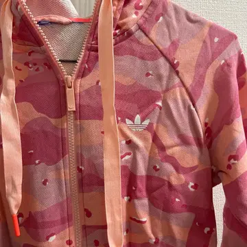 adidas 카모플라쥬 패턴 후드티 핑크