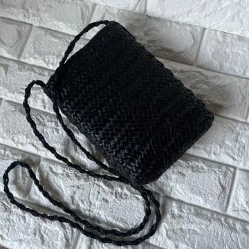 거의 새상품 Aeta 아에타 블랙 카우 가죽 백 레어