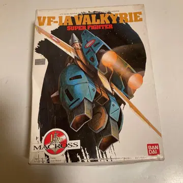 반다이 VF-1A VALKYRIE SUPER FIGHTER