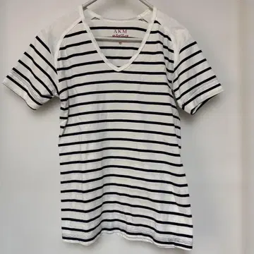 AKM x Velva Sheen 스트라이프 V넥 티셔츠