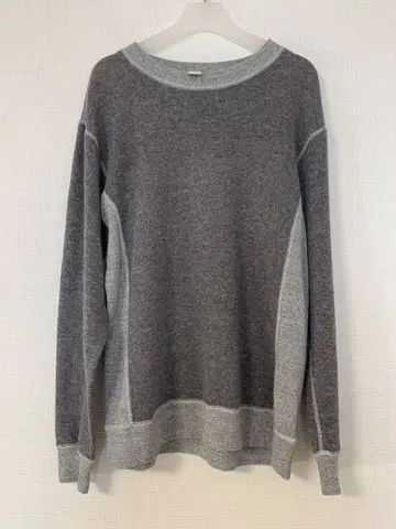 BARNS OUT FITTERS 맨투맨