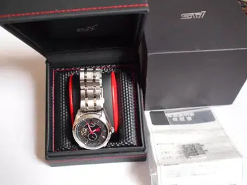 스바루 STI와 오리엔트의 콜라보 자동 와인딩 시계