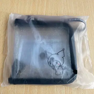 BABYMONSTER 쿠로미 콜라보 비닐 지갑