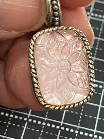 스티븐듀에크 로즈쿼츠+핑크쉘 펜던트 탑 파우치 포함