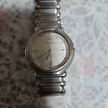 Credor 아날로그 쿼츠 손목시계 실버