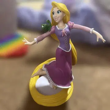 라푼젤 피규어 카멜레온 포함